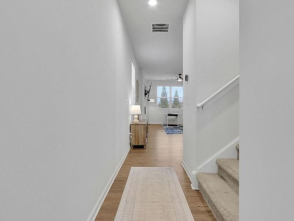 2nd image of 5305 Melbourne Ln