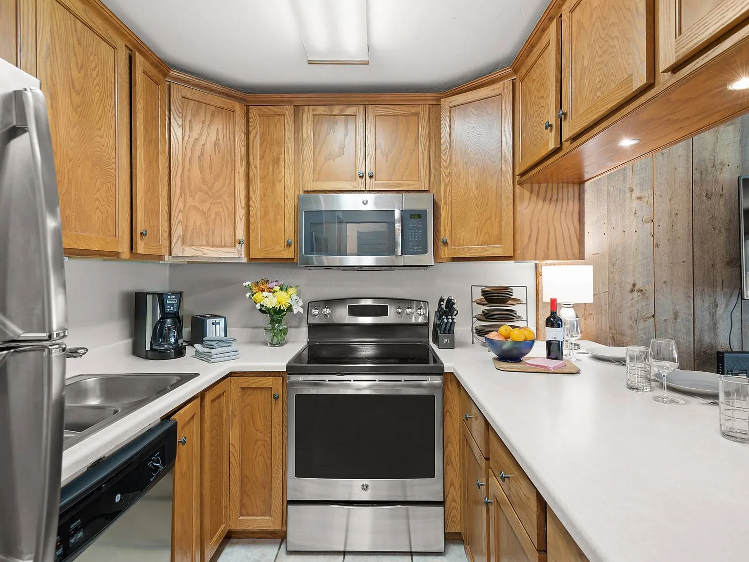 Studio, 662 sqft, $6,200 — Photo 2