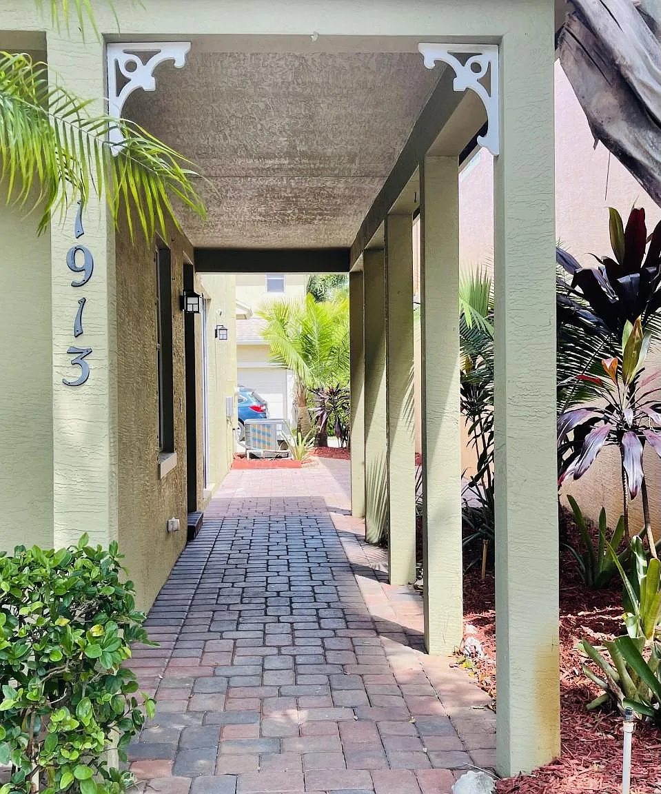 3 bed, 2.5 bath, 1501 sqft, $2,295 — Photo 4
