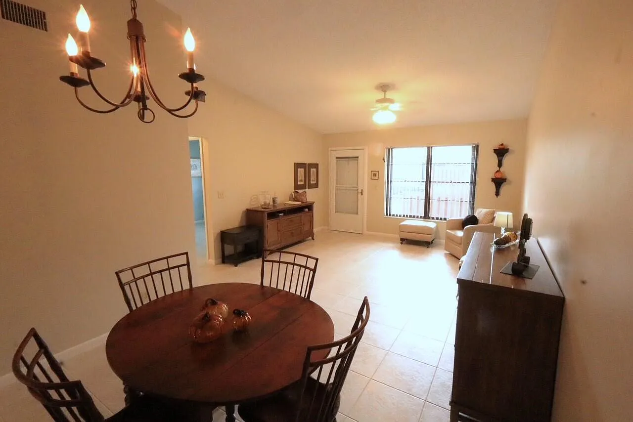 2 bed, 2.0 bath, 1026 sqft, $2,000 — Photo 4