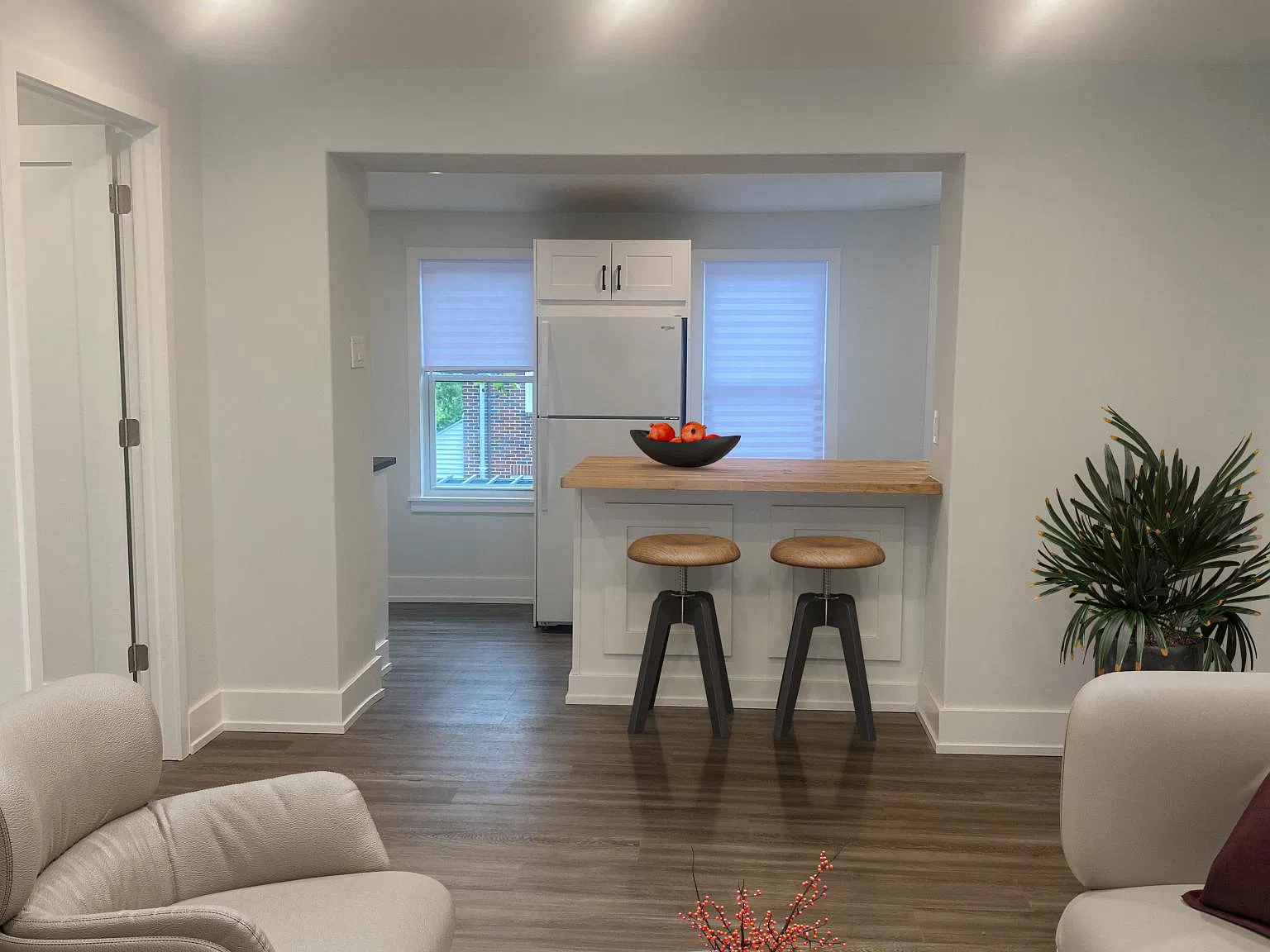 2 bed, 1200 sqft, $1,850 — Photo 2