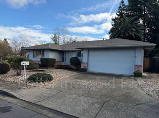 1215 Marwen Dr, Ukiah, CA 95482