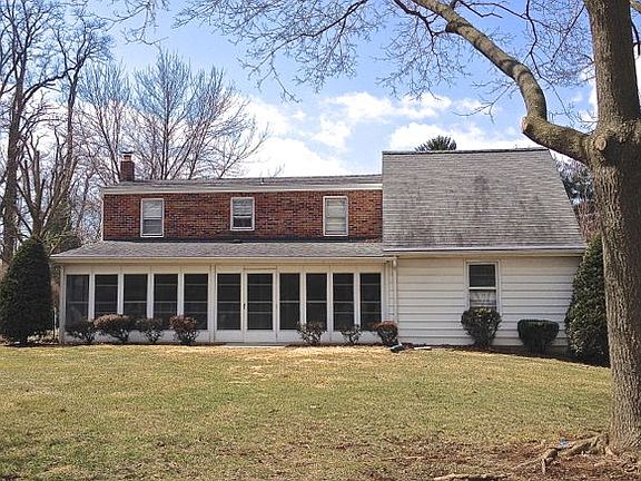 3 Season Rm at Back of House