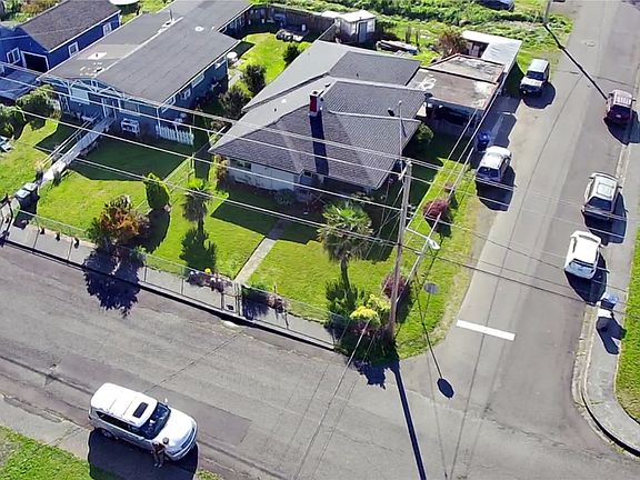 3rd image of 2423 Pacific Avenue