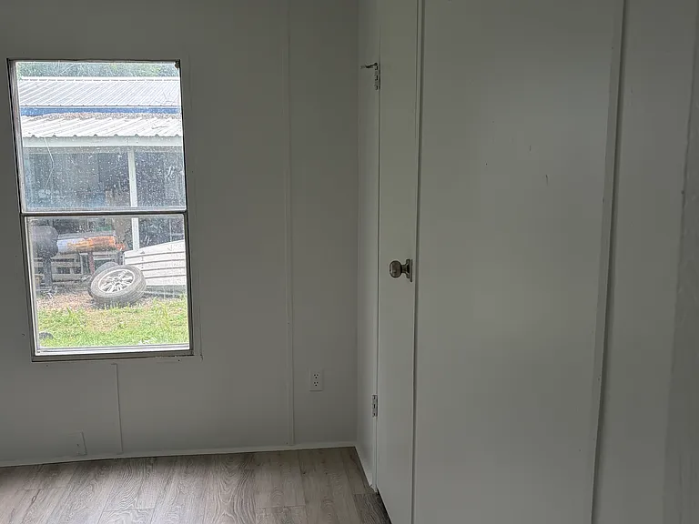 214 Pierce Dr — Photo 11