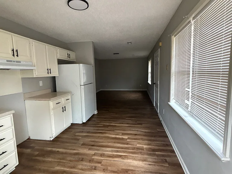 330 Main St #10 — Photo 16