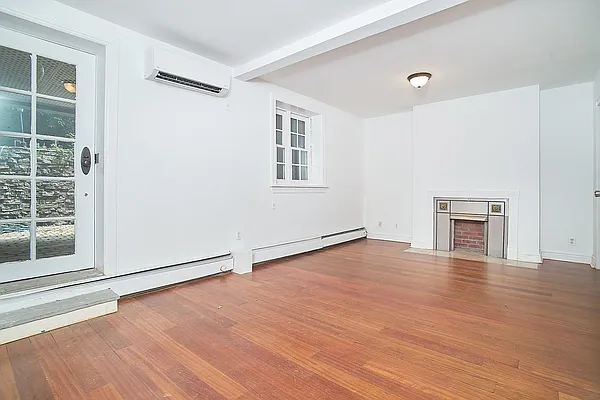 Rented by Sentinel Real Estate Corp. | media 15