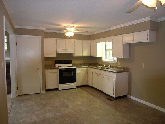 5th image of 3834 Greendale Pl NE
