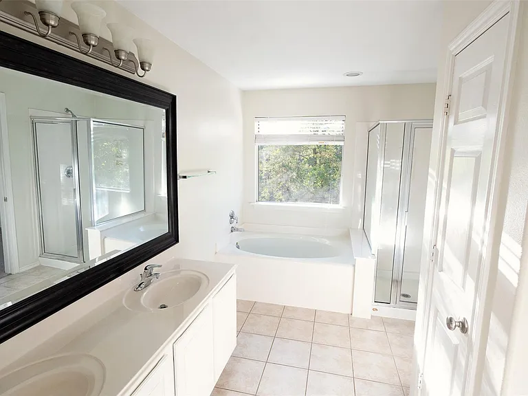 11 Summerhaze Cir — Photo 18