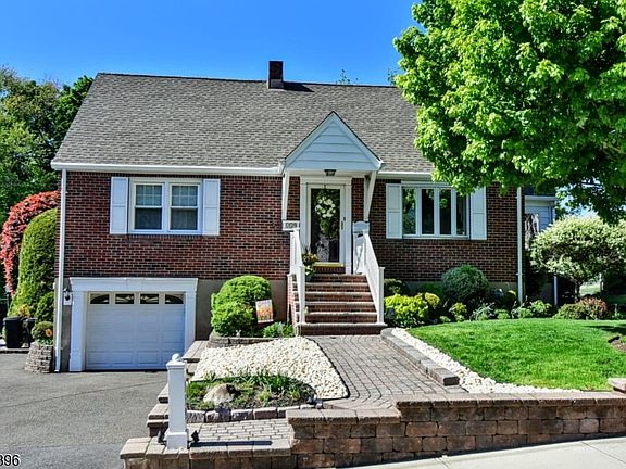 3rd image of 159 Overlook Ave