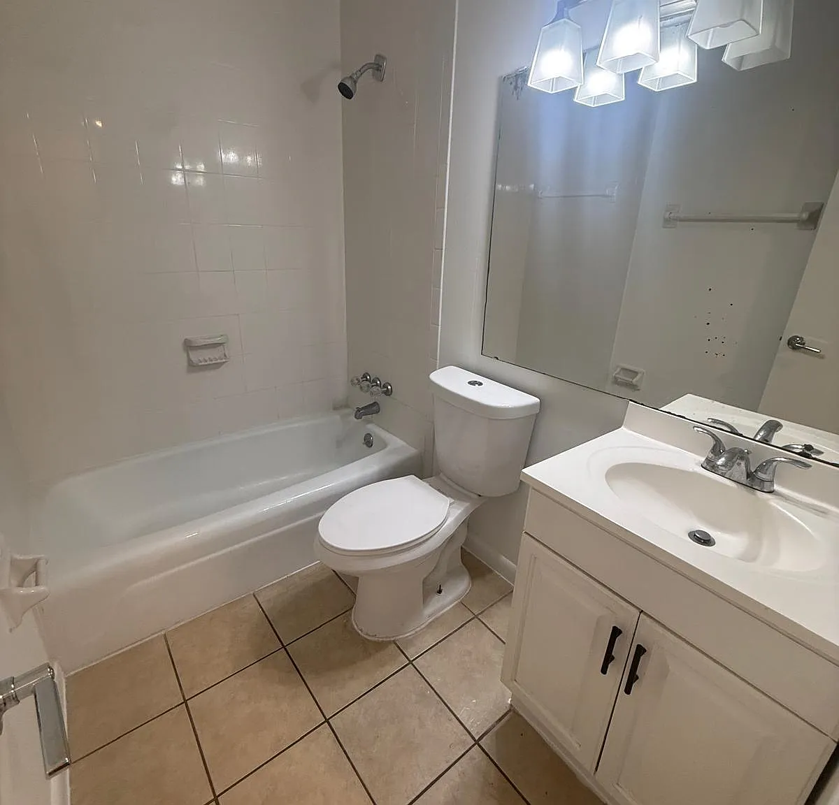 809 W Lancaster Rd — Photo 4