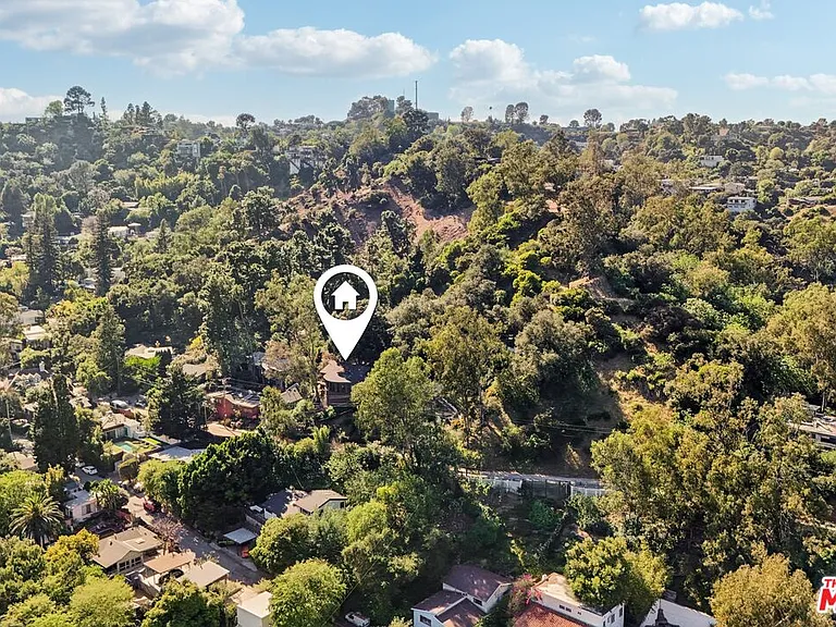 8718 Crescent Dr — Photo 49