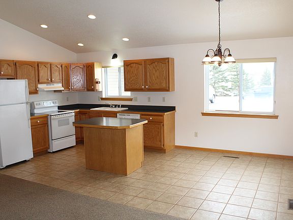 4th image of 909 Fair Ave