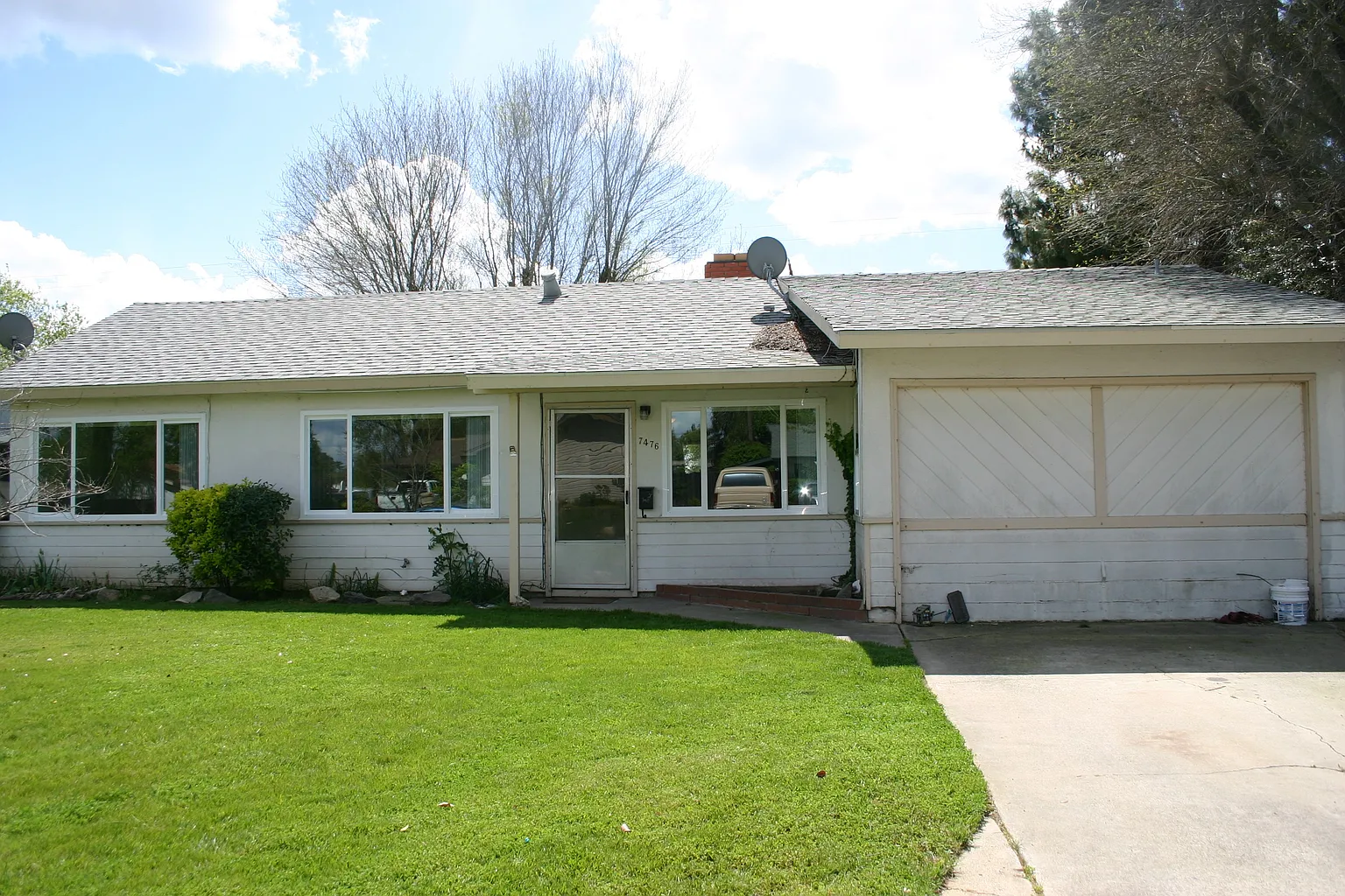 7476 Evening Way photo 1