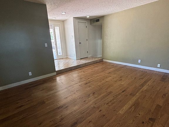 5th image of 2309 Algodones St NE