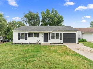 3301 Sioux Ln, Saint Joseph, MO 64503