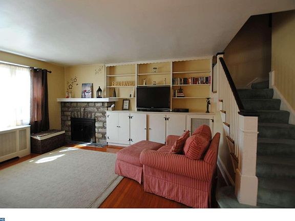 4th image of 4645 Woodland Ave