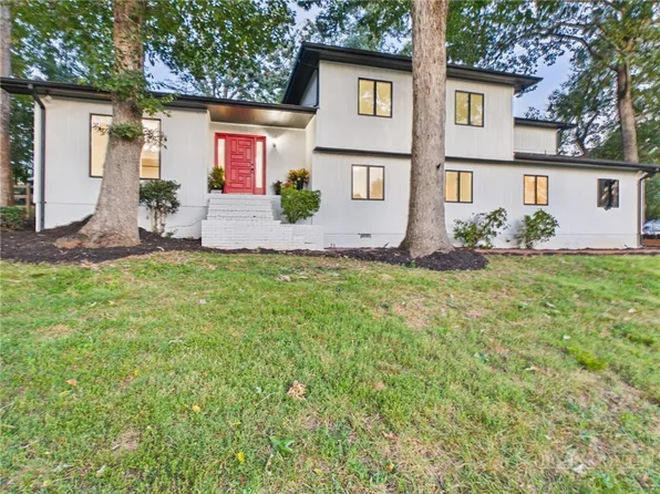 3750 NE 11th Street, Hickory, NC 28601