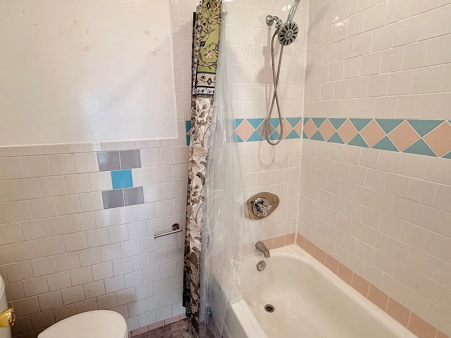 4 bed, 2.0 bath, 1541 sqft, $2,700 — Photo 3