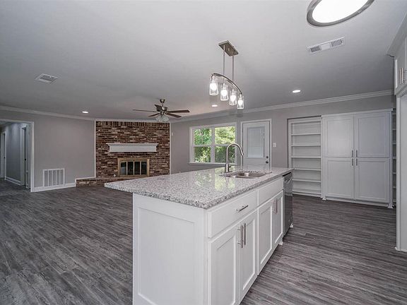5th image of 2803 Sherwood Dr