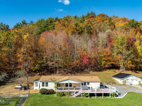 272 Hinkle Rd, Hampton, TN 37658