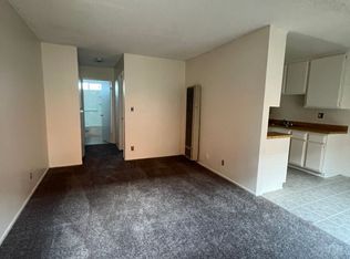 1616 W 218th St #2, Torrance, CA 90501