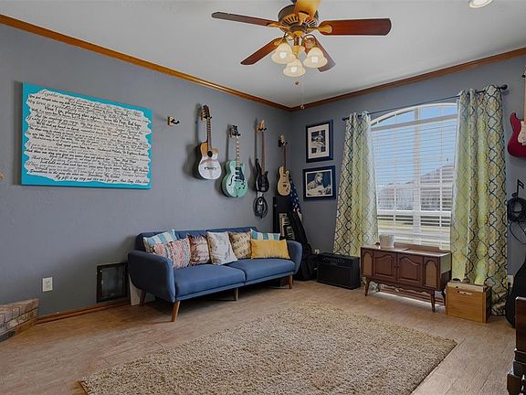 4th image of 2209 SW 93rd Pl