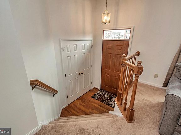2nd image of 404 Rugby Rd