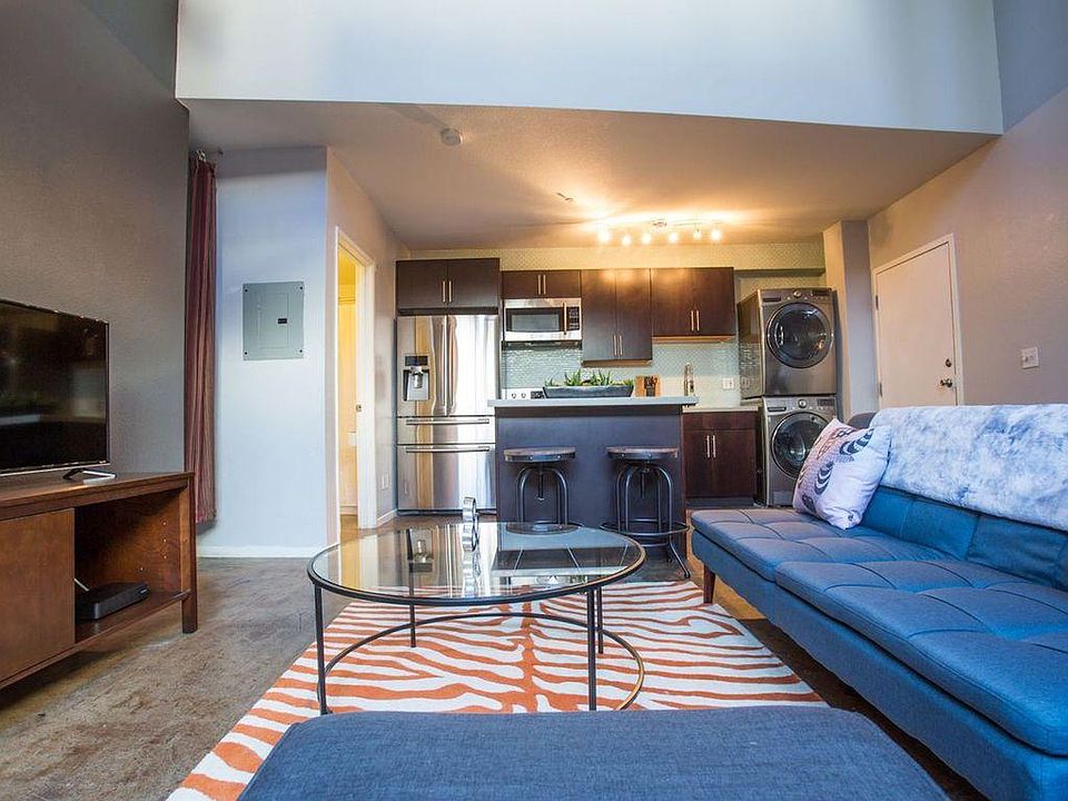 2nd image of 1820 W 53rd St #3