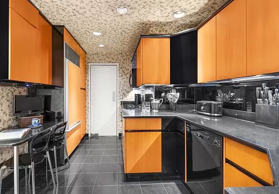 5th image of 110 E 57th St #6BCD