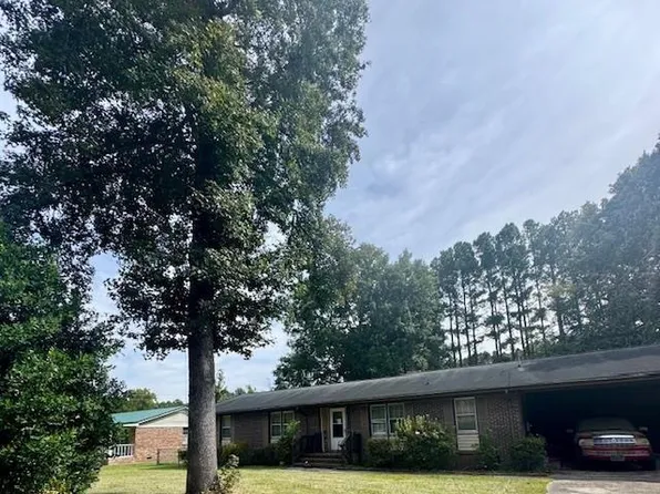 106 Forest Dr, Bennettsville, SC 29512