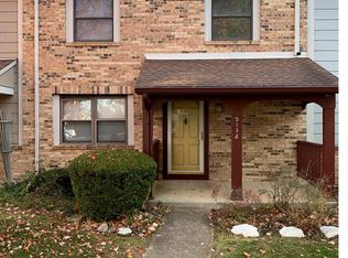 2336 Hidden Meadow Ln, Ballwin, MO 63021