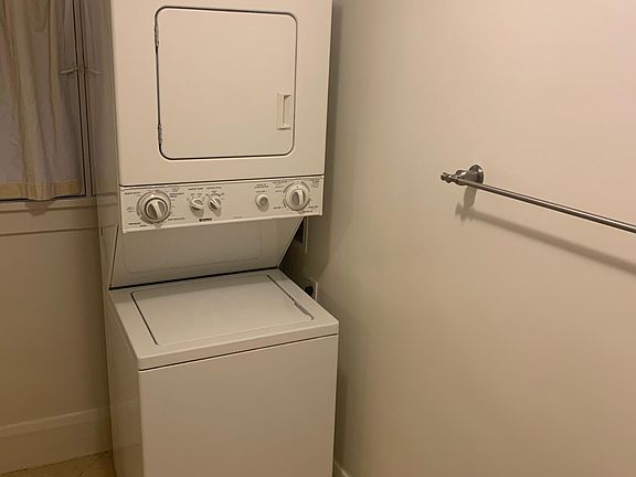 4th image of 919 N Oakland Ave #1/2
