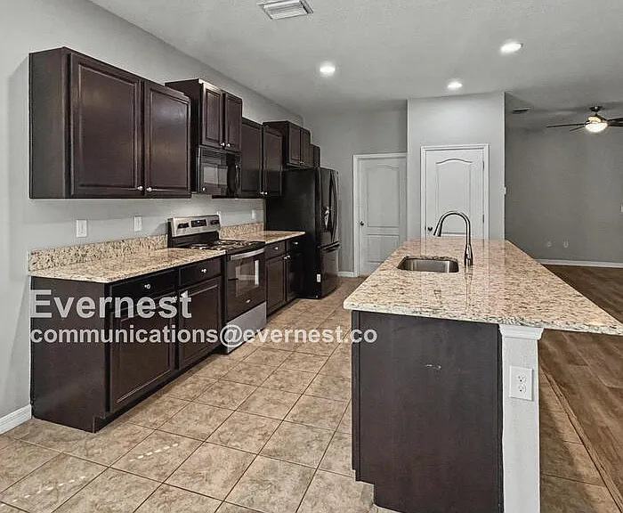 11602 Warren Oaks Pl — Photo 4