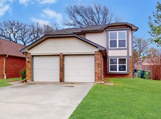 951 Boxwood Dr, Lewisville, TX 75067
