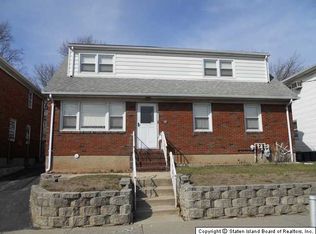 187 Old Town Rd, Staten Island, NY 10305