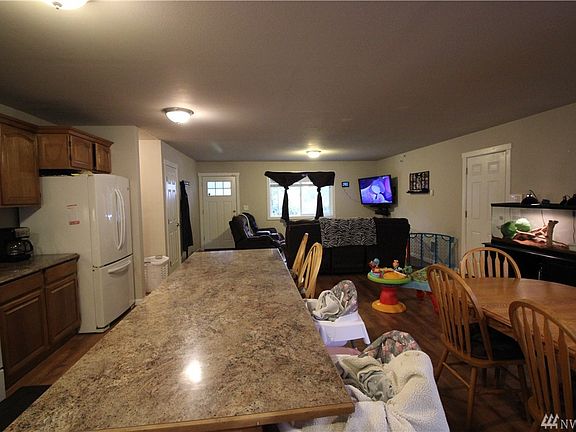 5th image of 1100 Timberlake Dr E