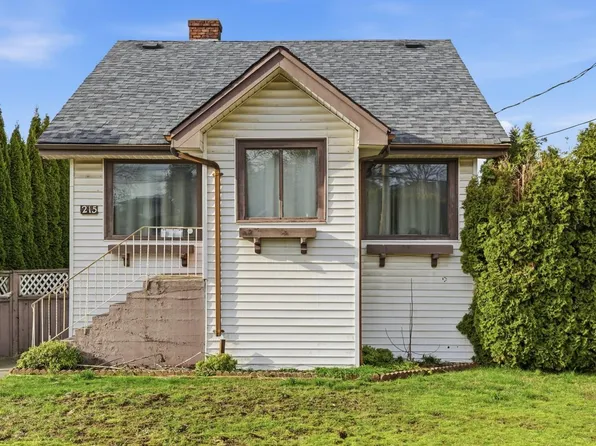 215 8th Ave, New Westminster, BC V3L 1Y1