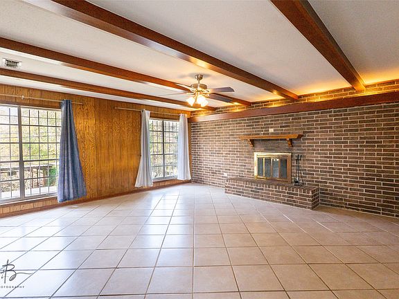 3rd image of 2605 Lakeway Dr
