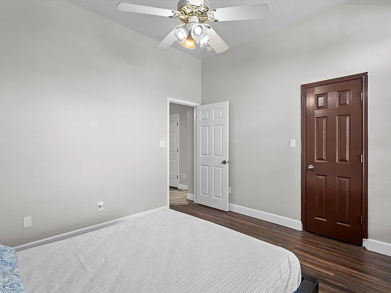 1706 Buttercup Creek Blvd — Photo 28
