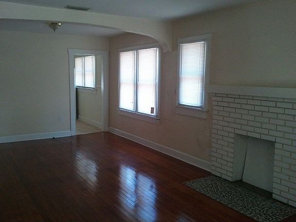 5th image of 919 17th St N