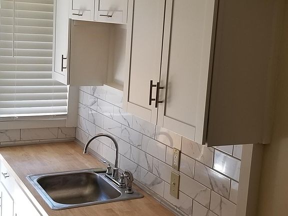 4th image of 2114 McMillan Ave #2