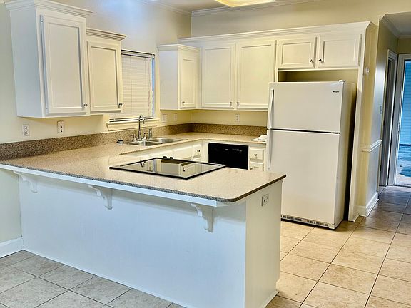 5th image of 100 Ashford Ln