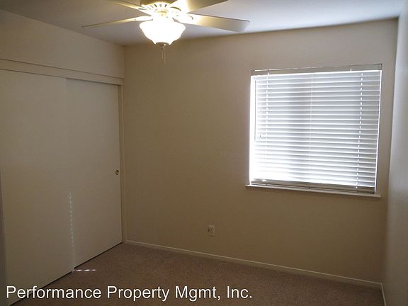 5th image of 2421 E Cromwell Ave