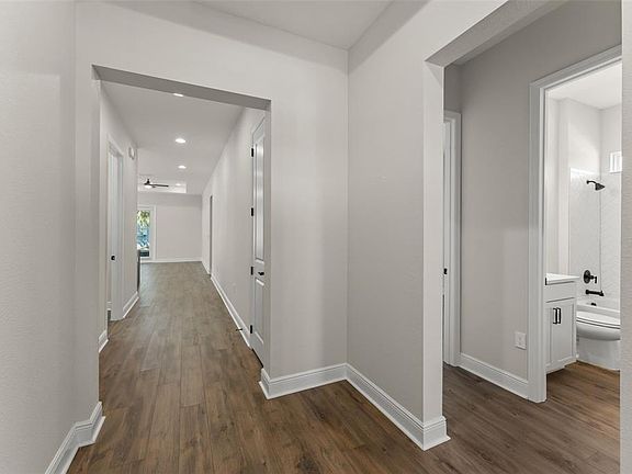 3rd image of 1598 Whitewood Ct