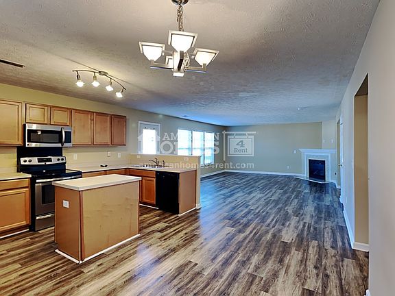 5th image of 906 Grand Oak Dr