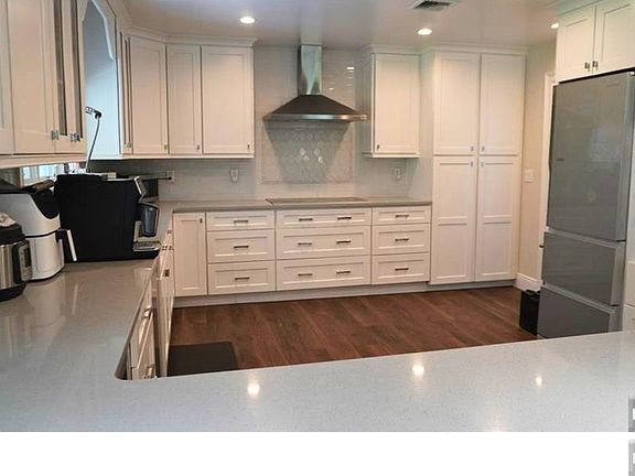 3rd image of 133 Reldyes Ave
