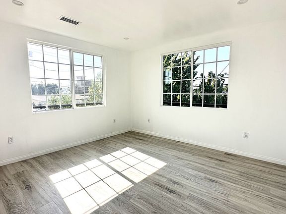 2nd image of 16023 Wyandotte St #25