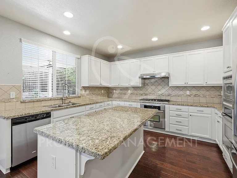 611 Open Range Ln — Photo 11