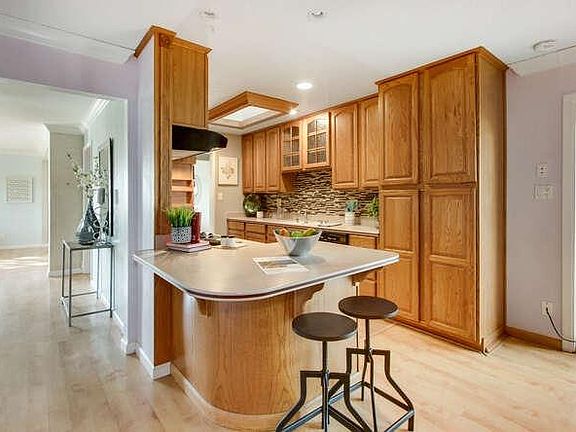 5th image of 1507 Chancellor Ave